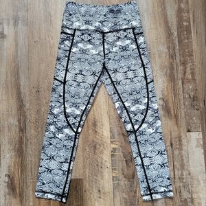 ZYIA Active Cobra Metallic Light n Tight Hi-Rise Capri